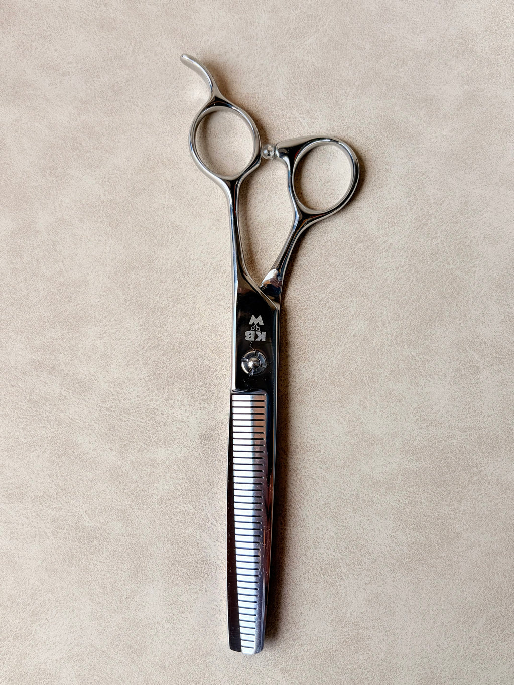 ‘KBW’ The Artisan™ | Straight Fluffing Scissor | 7” Right Hand