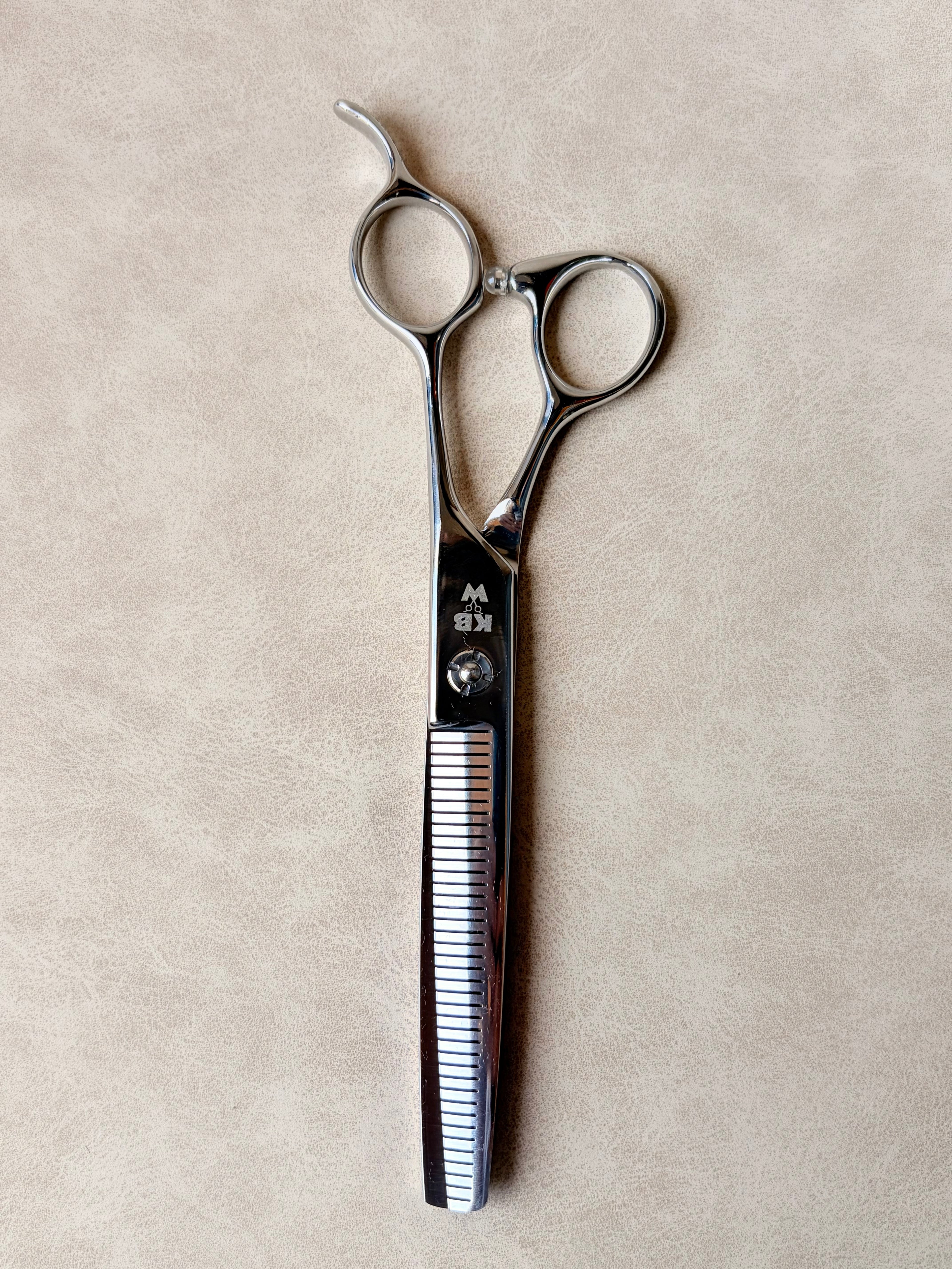 ‘KBW’ The Artisan™ | Straight Fluffing Scissor | 7” Right Hand