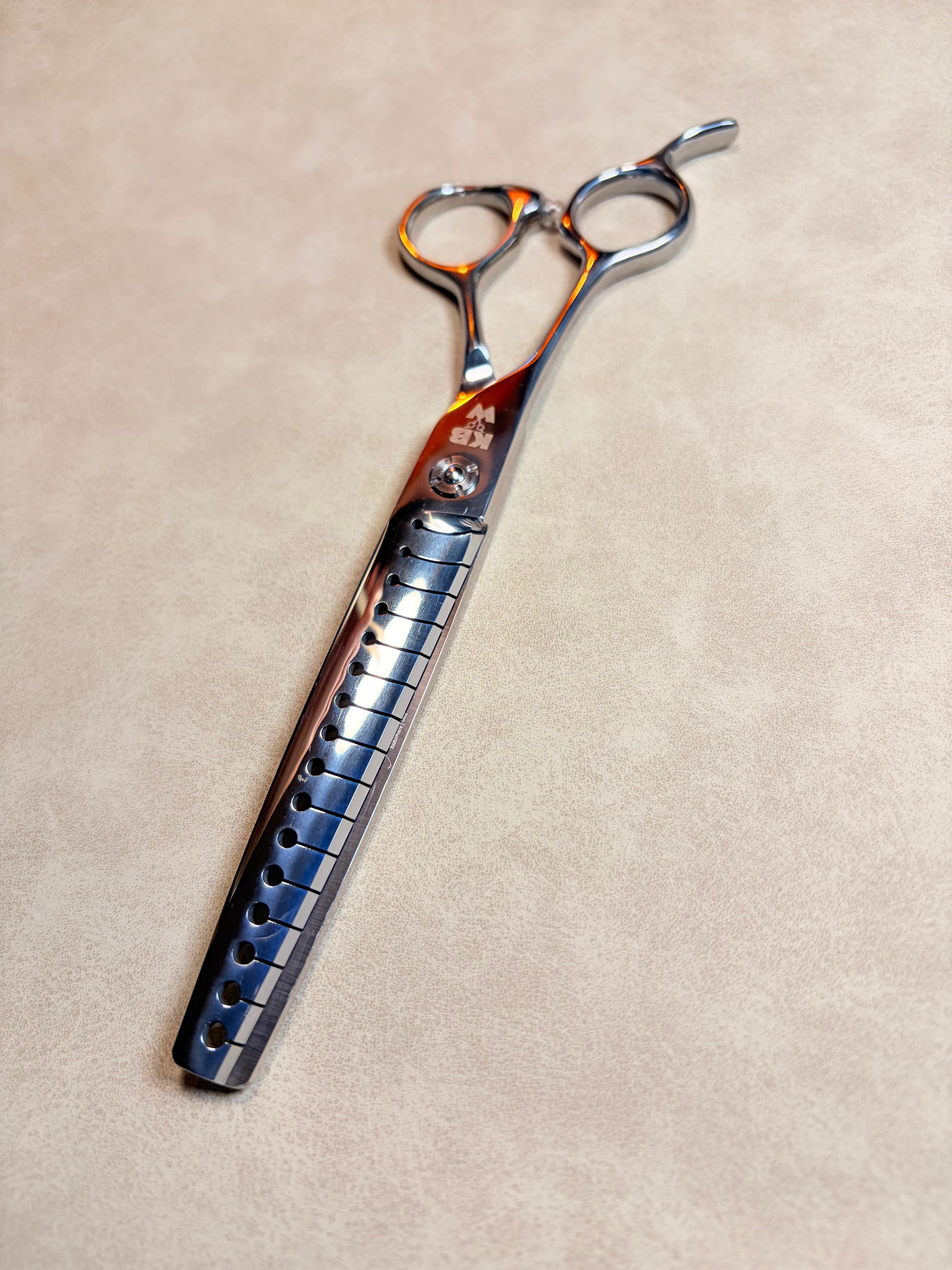 ‘KBW’ THE DAYTONA | 7” | 440c | LEFT HAND