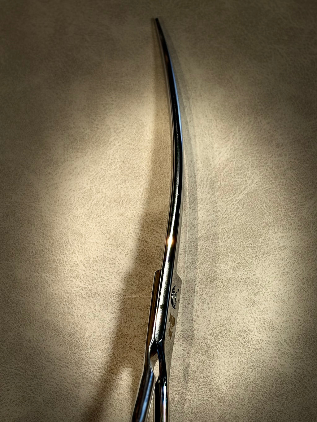 ‘KBW' The Essential™ Curve |7.5"|Nano Serrated (Right Handed)