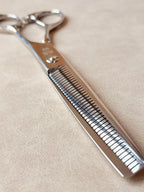 ‘KBW’ The Artisan™ | Straight Fluffing Scissor | 7” Right Hand