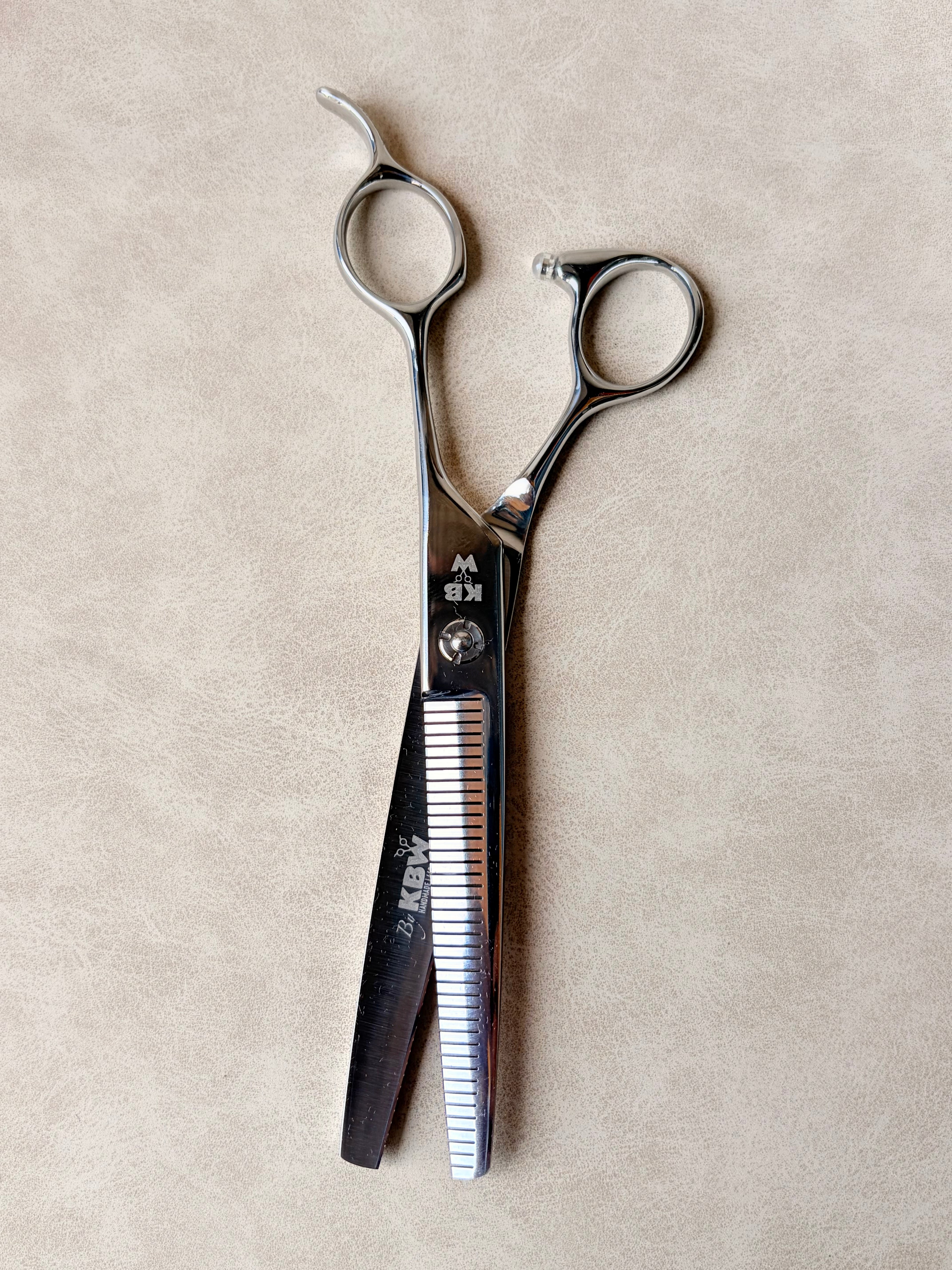 ‘KBW’ The Artisan™ | Straight Fluffing Scissor | 7” Right Hand