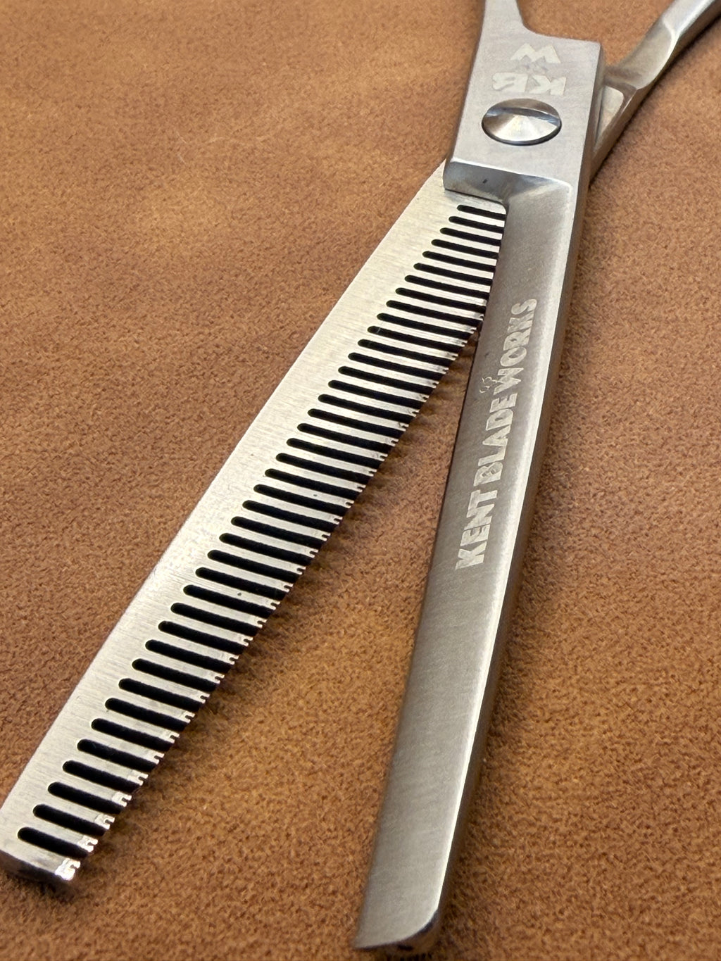 KBW • Heritage Straight Thinning Scissor • 7”