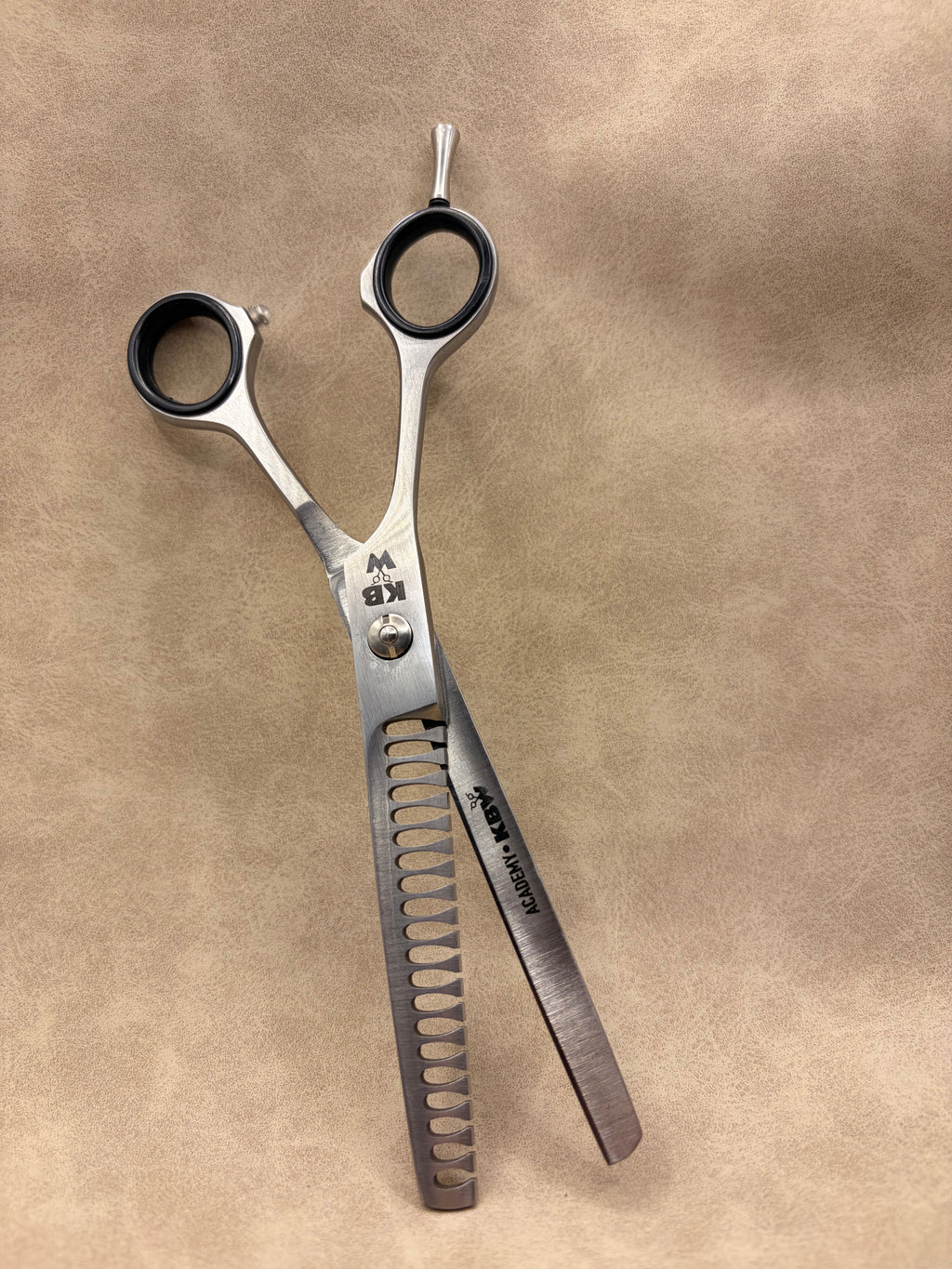 KBW • Heritage Straight Chunker  Scissor • 7” Left Handed